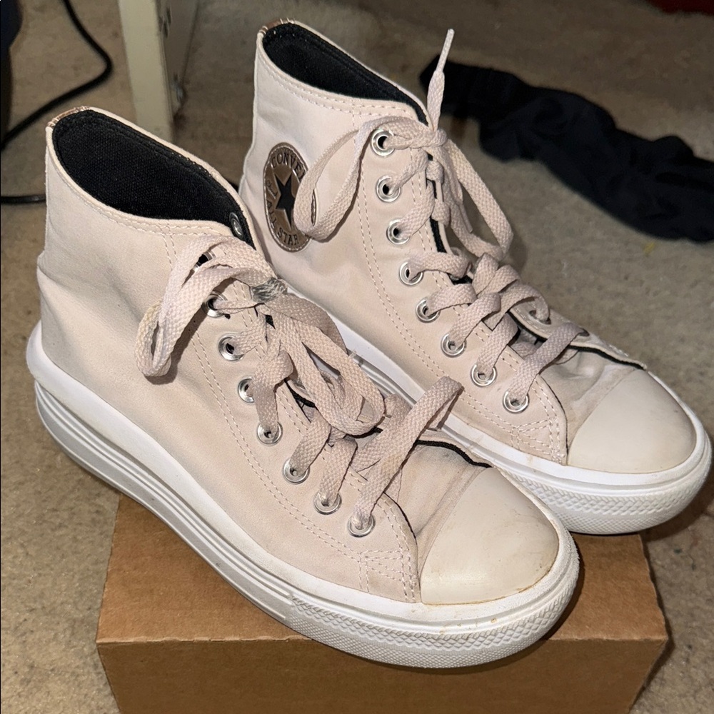 Converse Women's Platform Sneakers - Light Pink